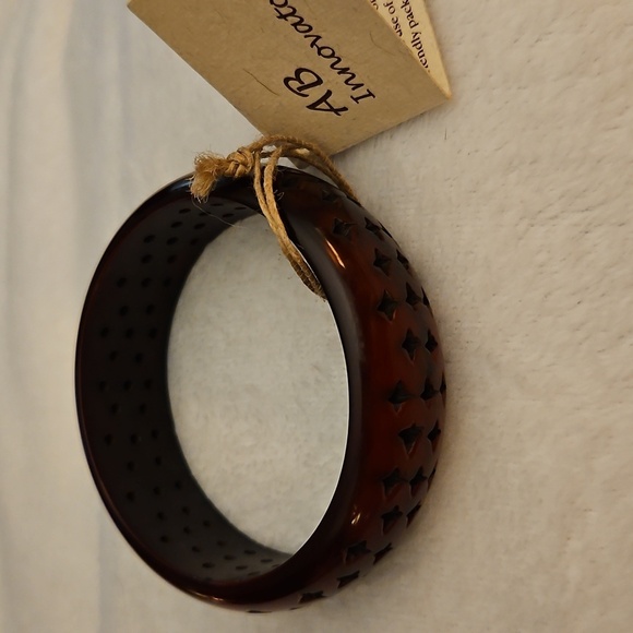 AB INNOVATORS Artisan Brown Star Cut-out Bangle Bracelet - Picture 2 of 8